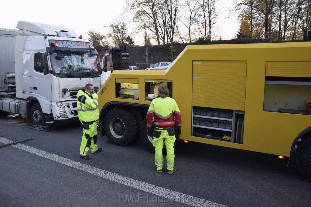 VU LKW A 4 Rich Aachen hinter Rodenkirchener Bruecke P28.JPG - Miklos Laubert